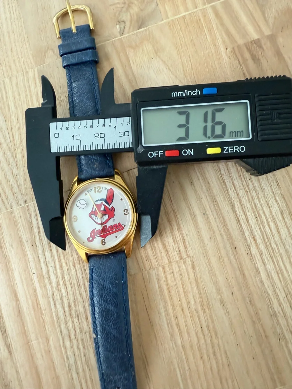 Vintage 90s MLB Cleveland sun time watch NEW BATTERY